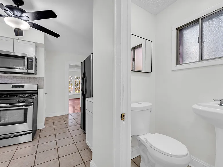 3630 Bainbridge Rd — Photo 10