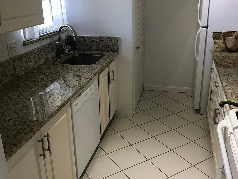 866 SW 9th Street Cir #205 — Photo 19