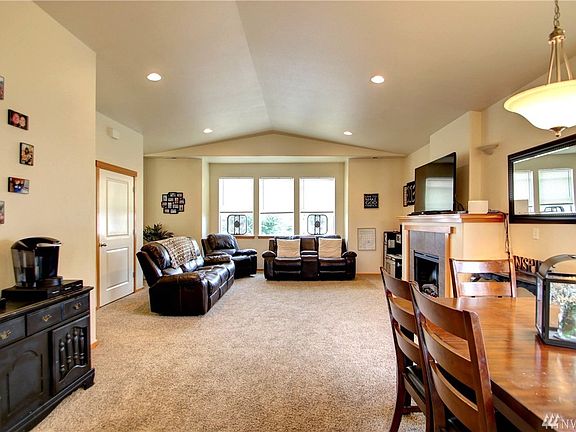 3rd image of 1005 Aspen Ln
