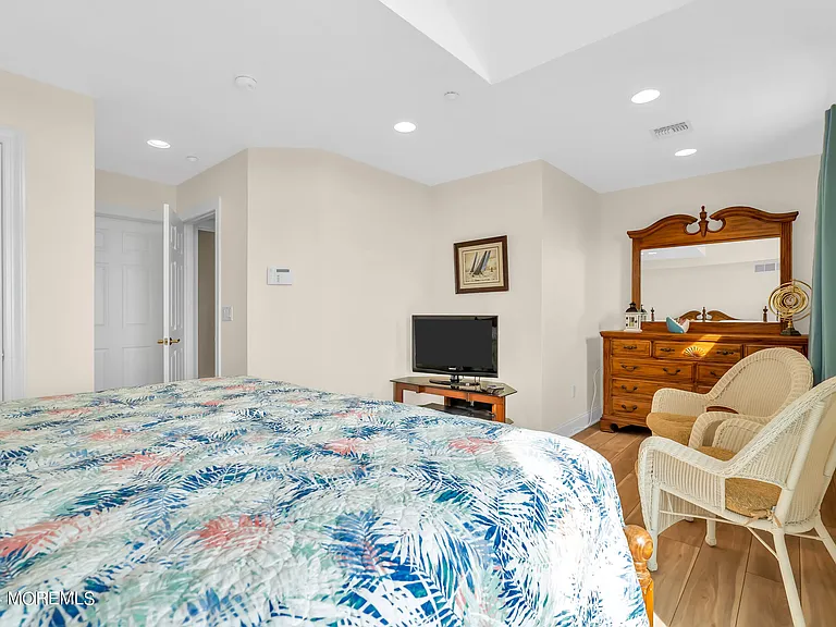 21 Blaine Ave #11 — Photo 19