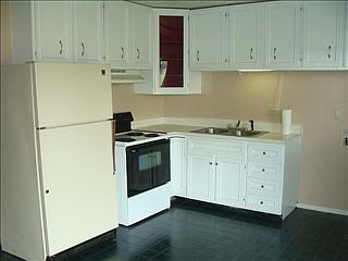 4th image of 60 Altamont Ct
