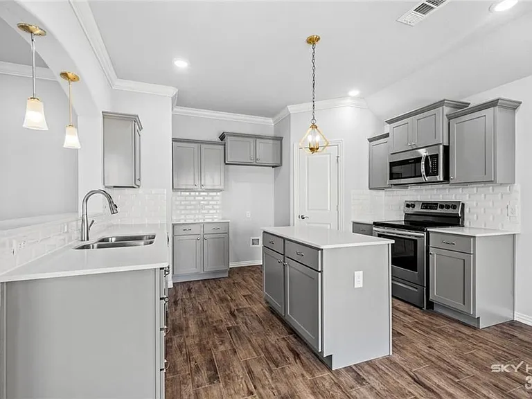 64 N Benchmark Ln — Photo 19