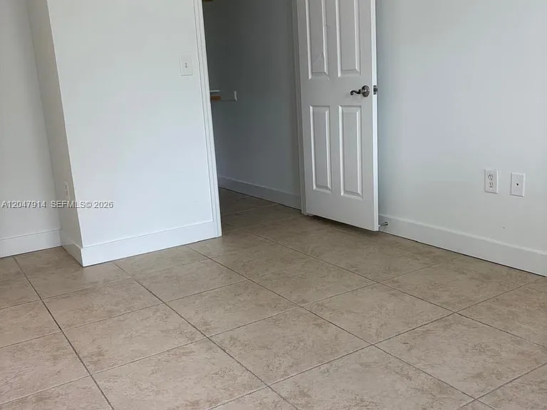2080 Greenview Shores Blvd #410 — Photo 6