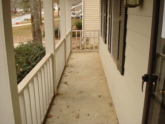 3rd image of 830 Wayside Dr