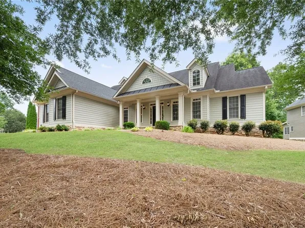 2704 Lost Lakes Dr, Powder Springs, GA 30127
