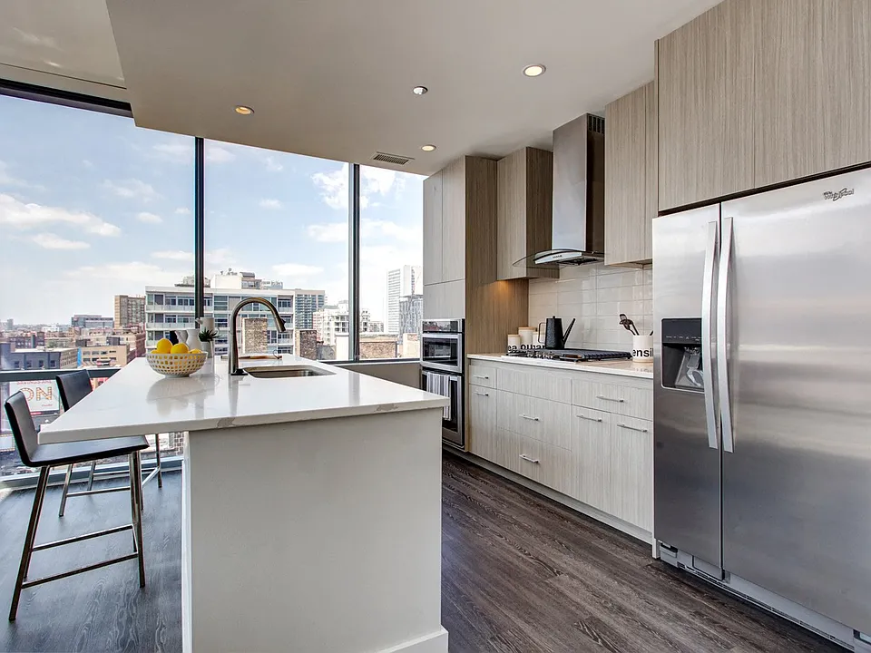 640 North Wells