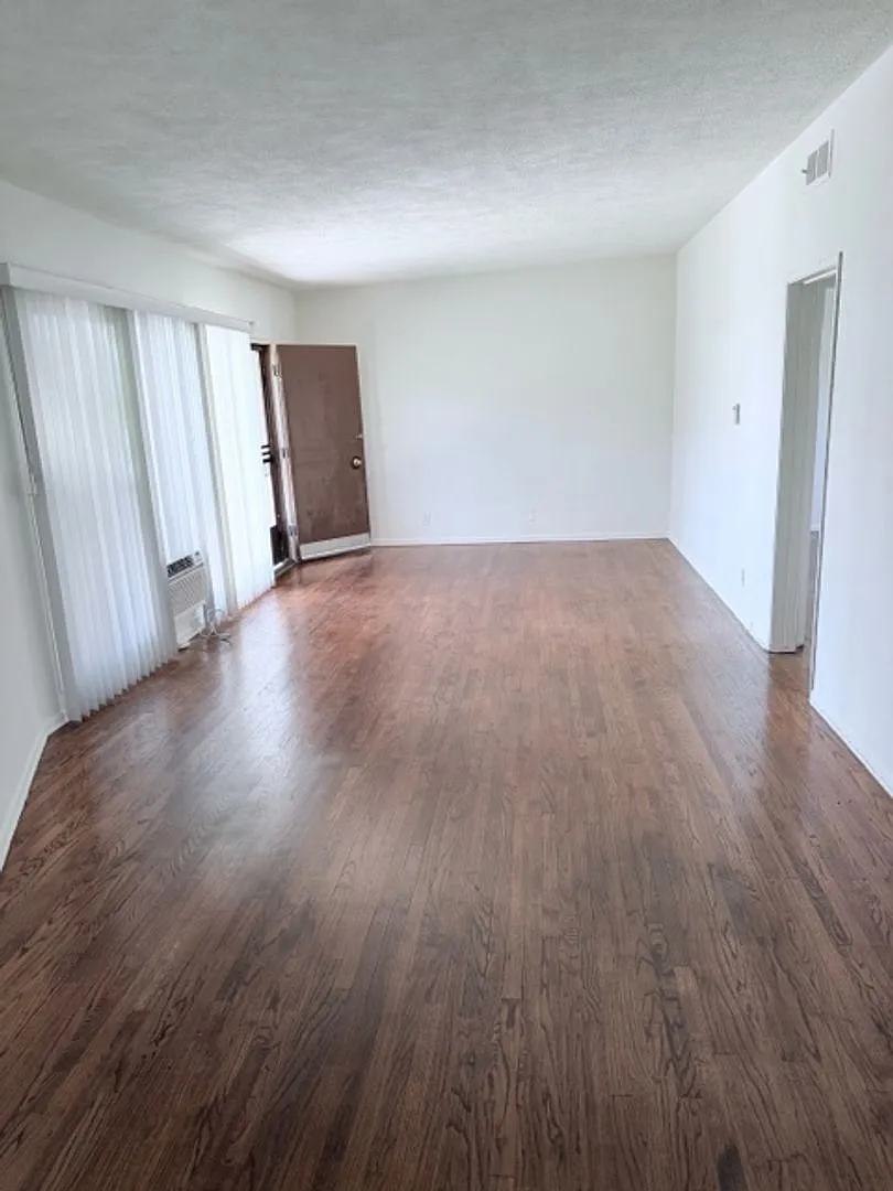 Crescent Heights 1224 — Photo 1