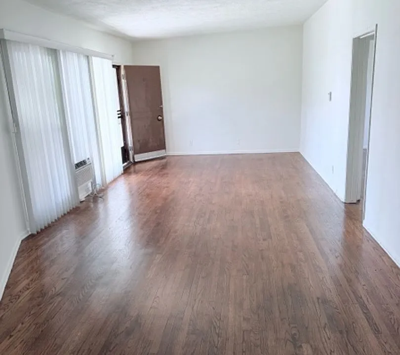 1224 N Crescent Heights Blvd