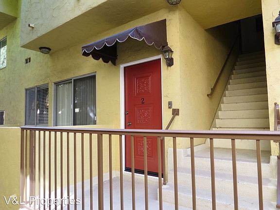 3rd image of 1408 Armacost Ave APT 2