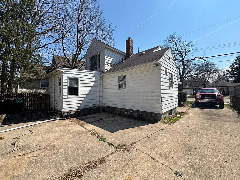 1216 W Mount Hope Ave — Photo 8