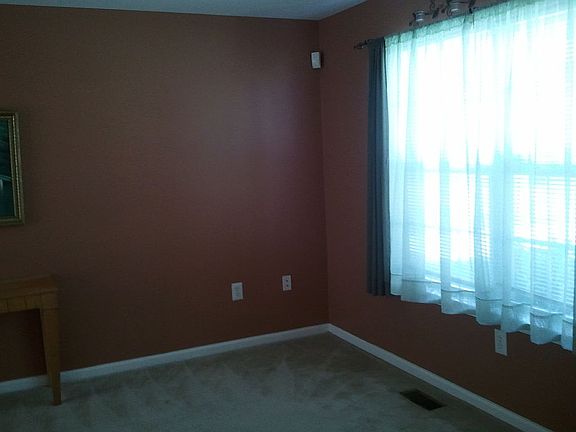 3rd image of 502 East Ave