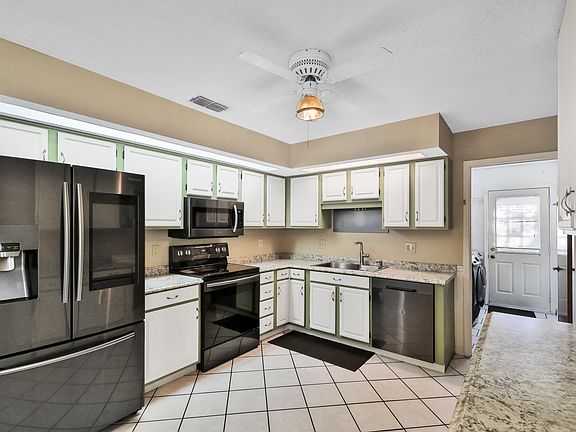4th image of 8465 Hamden Rd