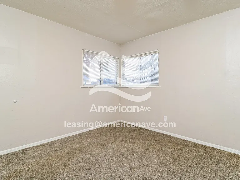 1049778_011_wm_-_bedroom_13388128.jpg