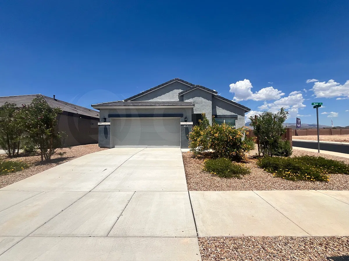 5 bed, 3.0 bath, 1909 sqft, $2,175 — Photo 3