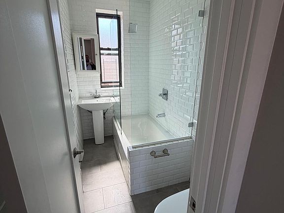 3rd image of 1520 Carroll St APT 4C