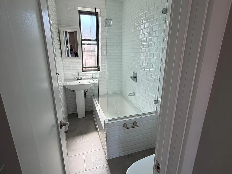 1520 Carroll St #4C — Photo 3