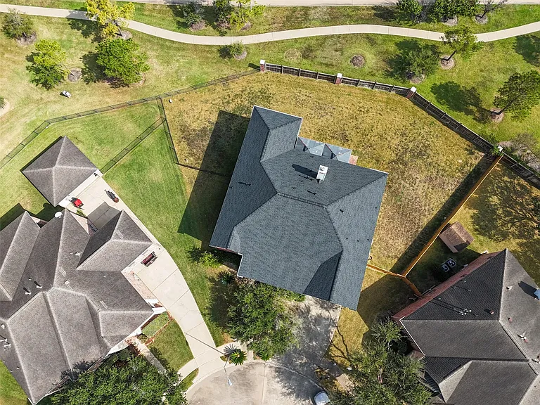 23010 Prairie Lake Ct — Photo 40