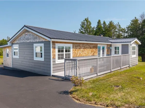 114 Canal Rd, Saint George, NB E5C 1K1