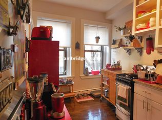 114 Willow St #2T, Cambridge, MA 02141