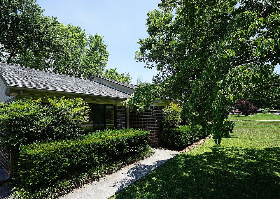 1st image of 8925 Highbridge Dr