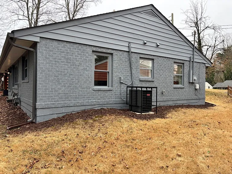 1739 Carter Cir — Photo 16