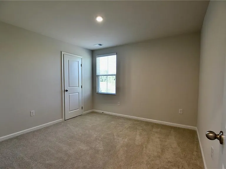 8421 Limerick Ln — Photo 33