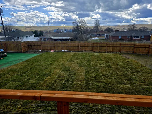 114 E 7th St, Lind, WA 99341