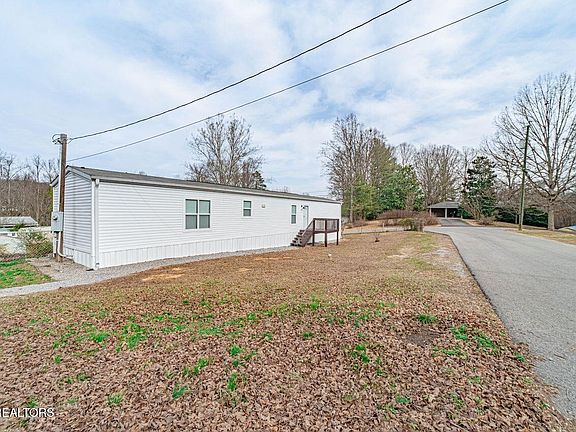 4th image of 120 E Circle Dr