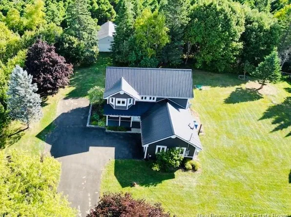 40 Lepage St, Balmoral, NB E8E 1J2