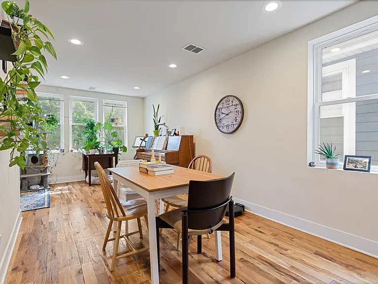1640 N Talman Ave #2 — Photo 2
