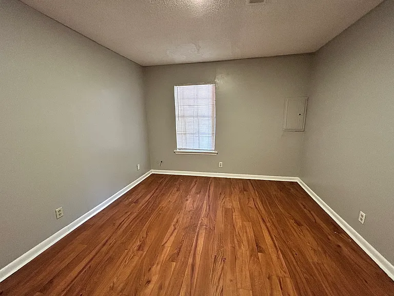 901 E 29th Ave #10 — Photo 6