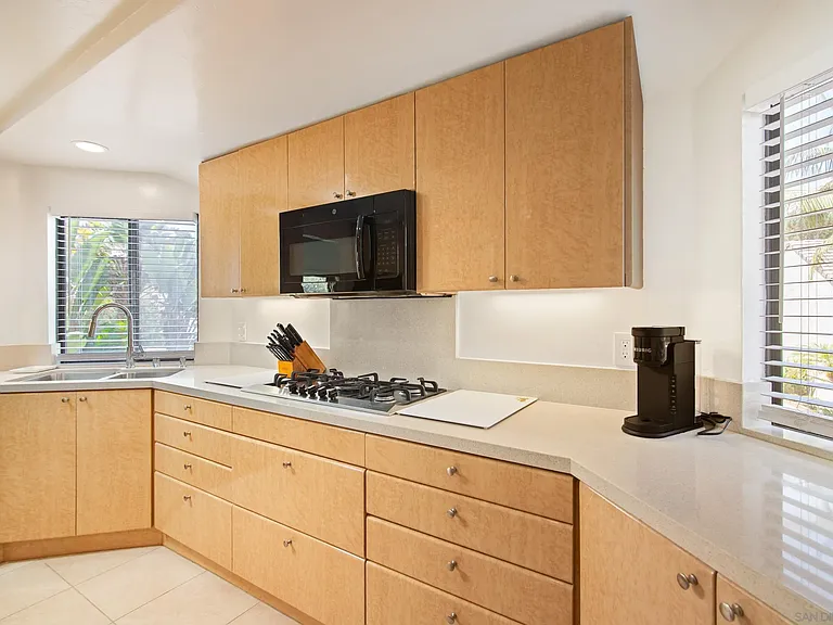 2452 Azure Coast Dr — Photo 19