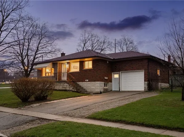 23 Knightswood Blvd, Guelph, ON N1E 3W3