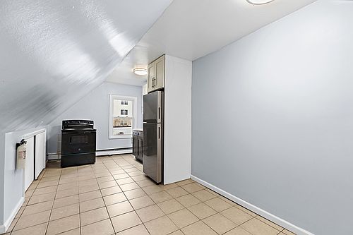 4th image of 187-189 Milford Ave #3