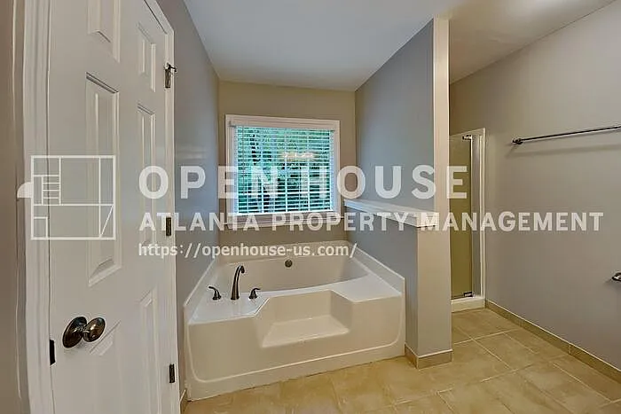 210 Austin Dr — Photo 10