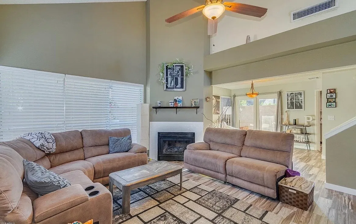 3 bed, 2.5 bath, 1780 sqft, $2,350 — Photo 4
