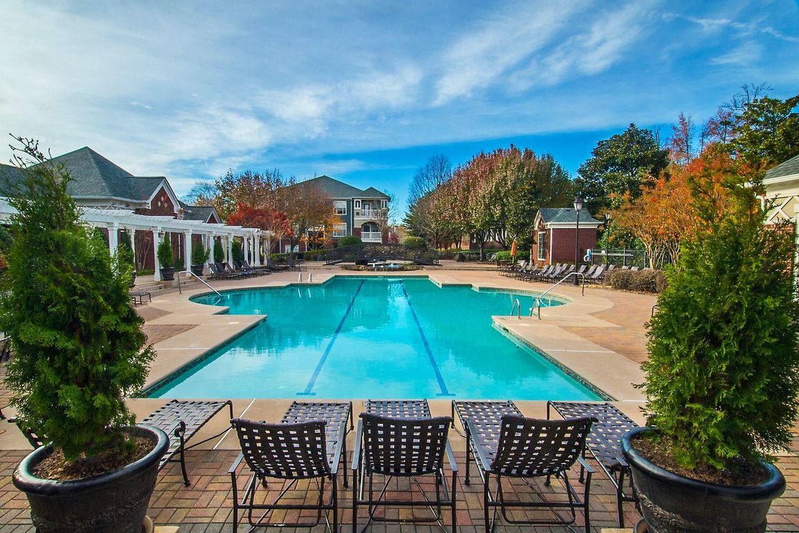 Gables Sugarloaf Exterior and Swimming Pool