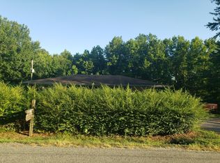 1842 Reed Rd, La Crosse, VA 23950