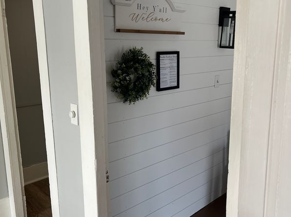 63 Rush Rd APT 1, Henniker, NH 03242