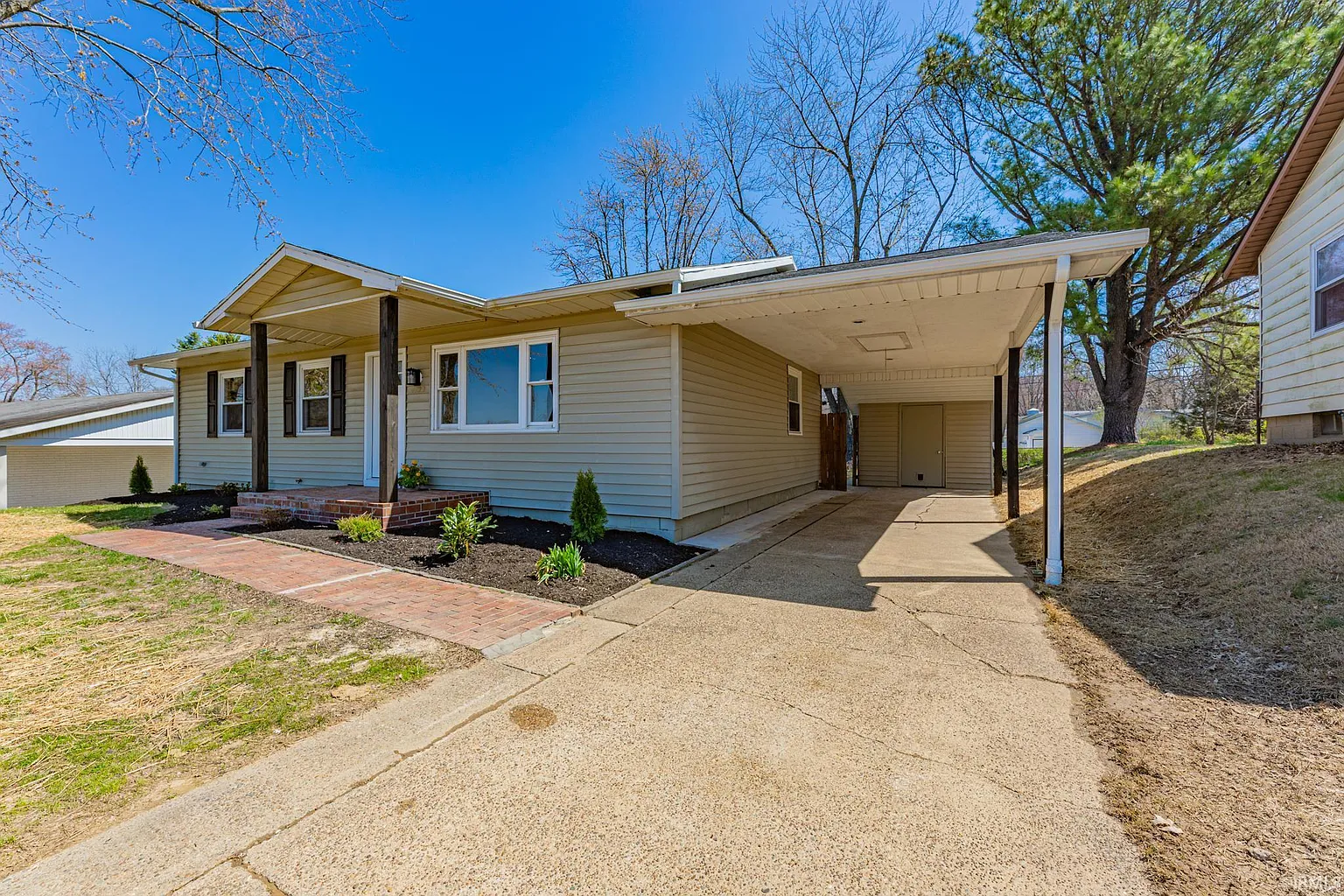 4429 Kensington Ave photo 1
