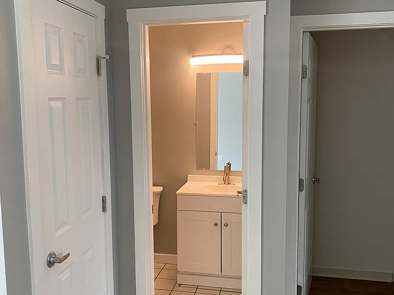 406 Caldy Ct — Photo 9
