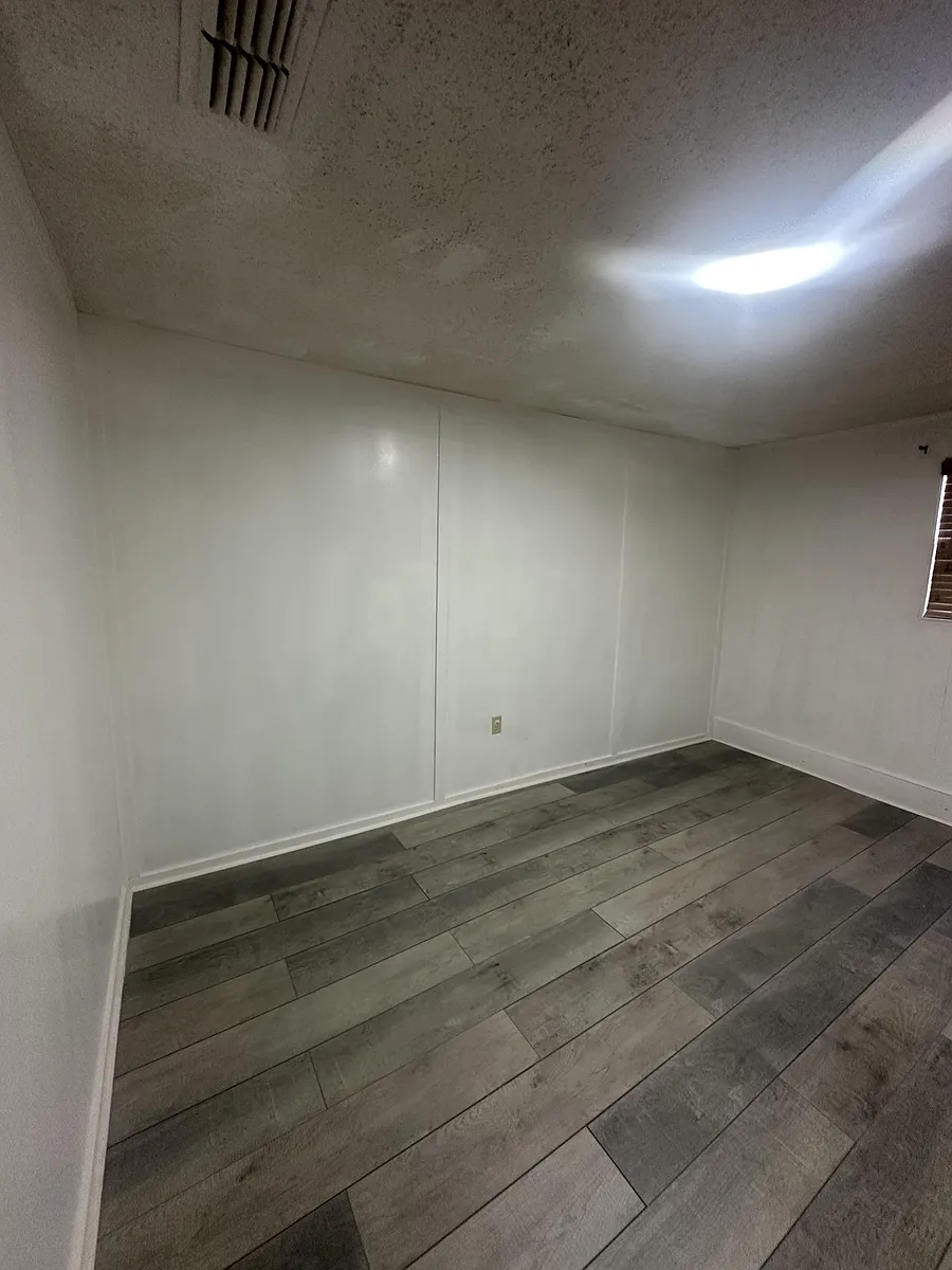 Building Photo - 1611 Indian Trl #2