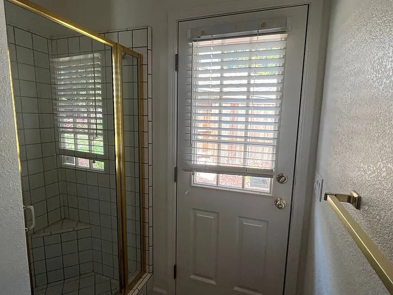 120 Heaton Ct — Photo 5