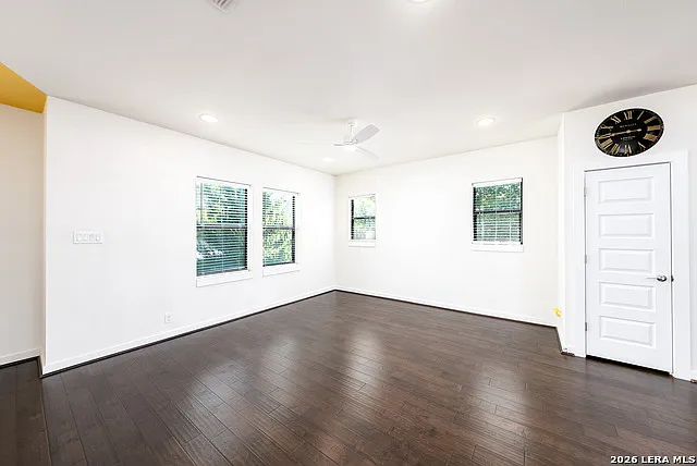 1150 N Olive St — Photo 17