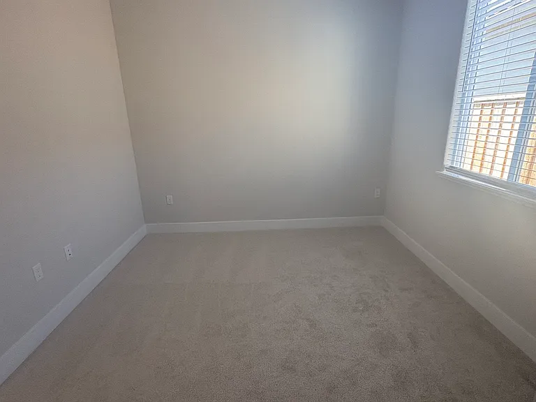 1870 Foster Ln — Photo 33