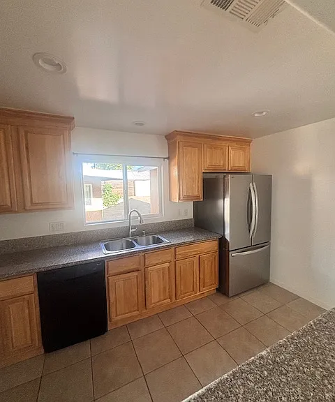 11241 Emelita St #TOP FLOOR — Photo 8