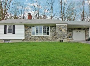 4 Fairview Rd, Mahopac, NY 10541