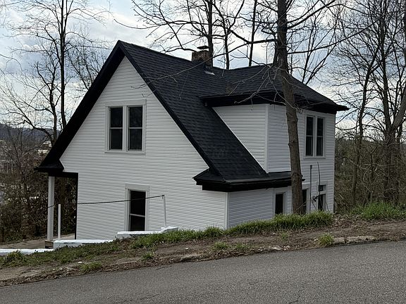 2nd image of 229 N Spring St