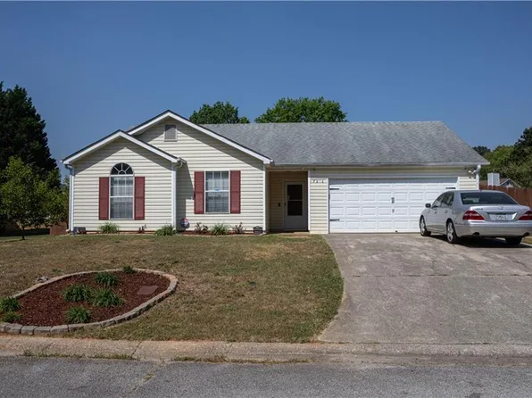 7216 New Dale Rd, Rex, GA 30273