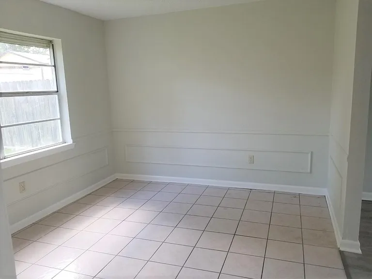 2312 Litchwood Ln — Photo 7